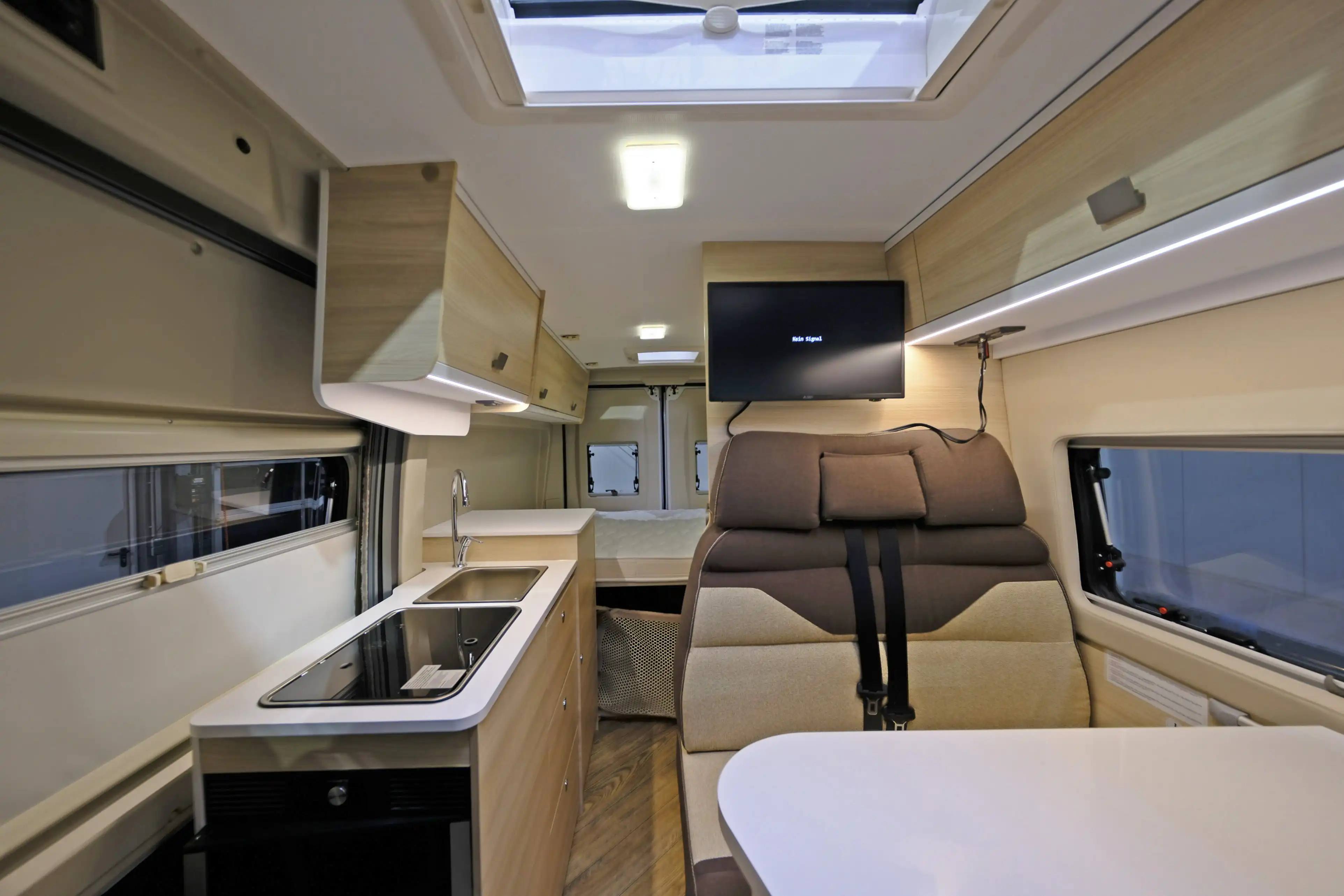 CHAUSSON V 594 FIRST-LINE